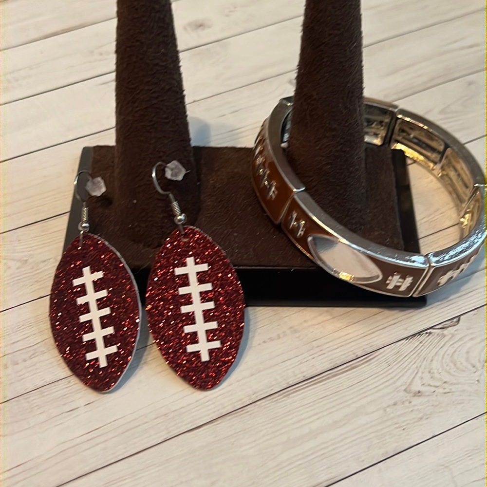 Football 🏈 Mom Set Bracelet & Earrings show your school spirit